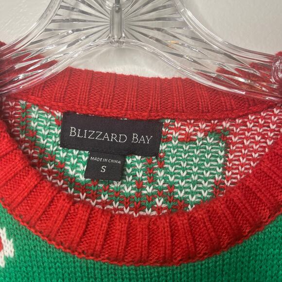 Blizzard Bay Muscle Santa "Gains" Ugly Christmas Sweater Weightlifting Gym Sz S - Picture 4 of 7